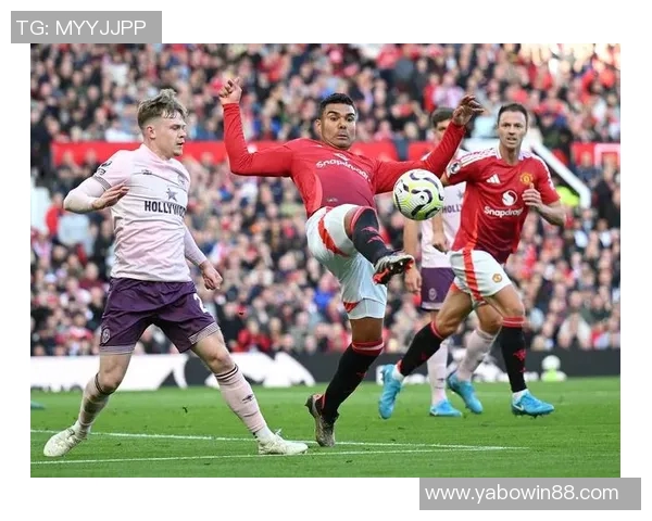 曼联在12月份英超赛场表现不佳近14场比赛输掉9场引发关注 曼联在12月份英超赛场表现不佳近14场比赛输掉9场引发关注