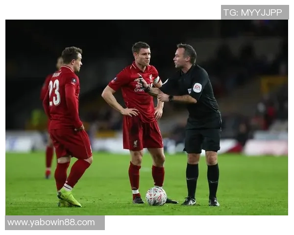 邓弗里斯脚踝恢复顺利期待对阵利物浦时能入选比赛名单 邓弗里斯脚踝恢复顺利期待对阵利物浦时能入选比赛名单