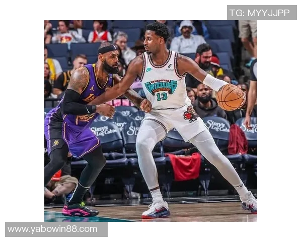 小里弗斯建议莫兰特专注比赛提升形象如同欧文成功逆转风评 小里弗斯建议莫兰特专注比赛提升形象如同欧文成功逆转风评