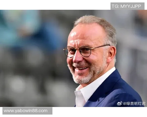 鲁梅尼格荣获巴伐利亚州长个人奖赞扬其对德国足球的杰出贡献 鲁梅尼格荣获巴伐利亚州长个人奖赞扬其对德国足球的杰出贡献