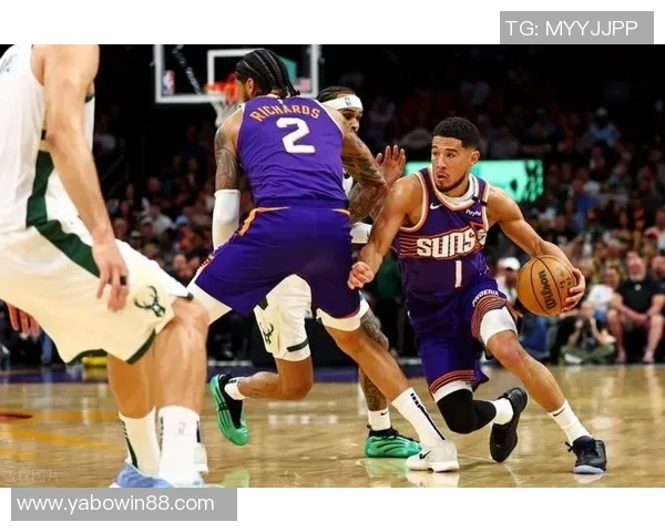 布克主导太阳新篇章KD从收敛到放开重塑球队风格